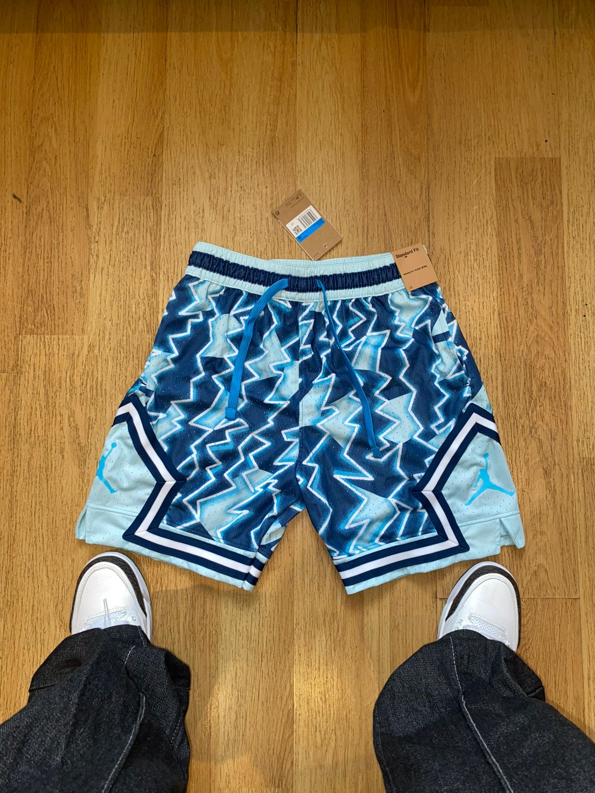 Short Diamond Jordan Blue