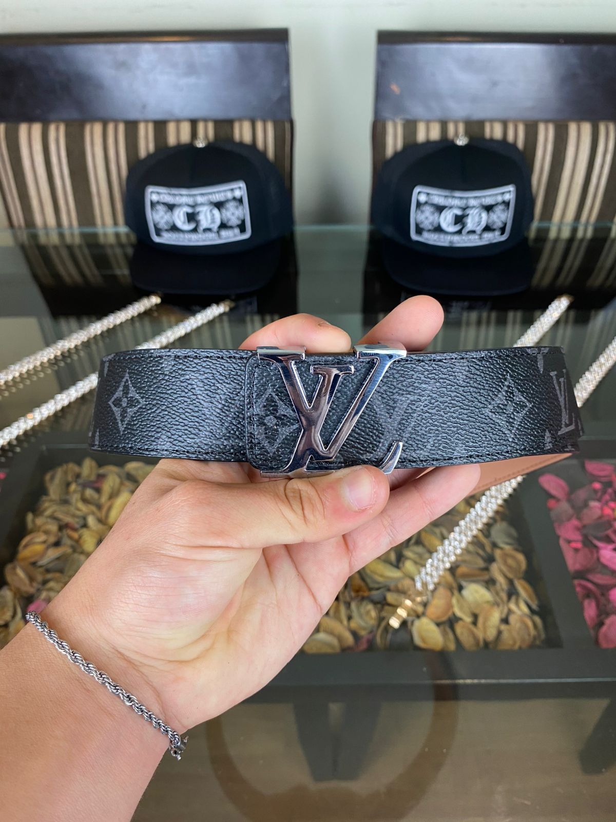 Cinturón Louis Vuitton Gris